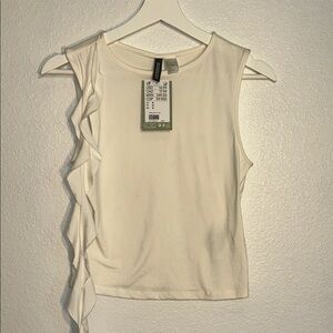 H&M (DIVIDED)Off-White Ruffle Accent Tank Top
